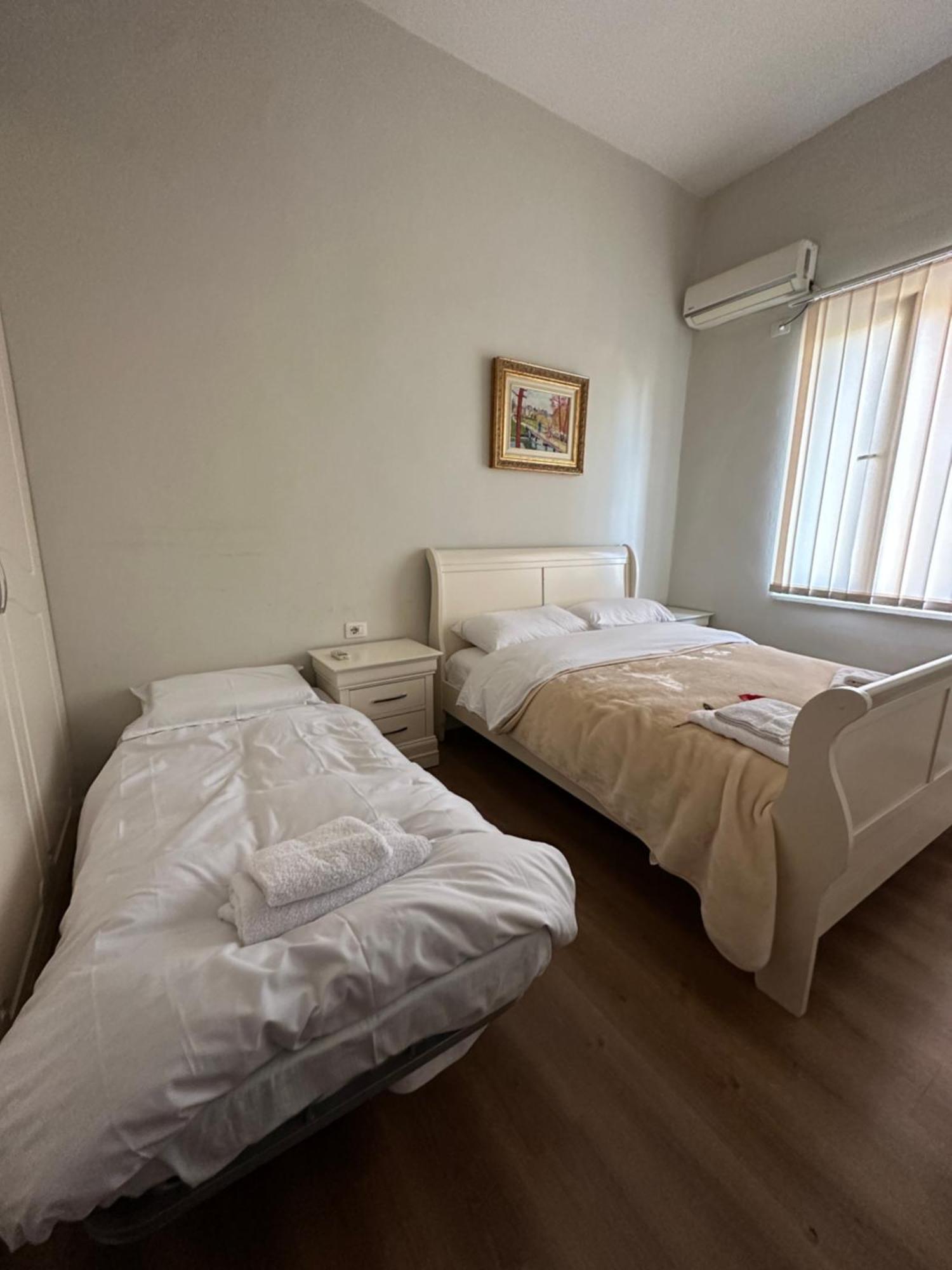 Kelly'S Cozy Hideaway - Central Tirana Exterior photo