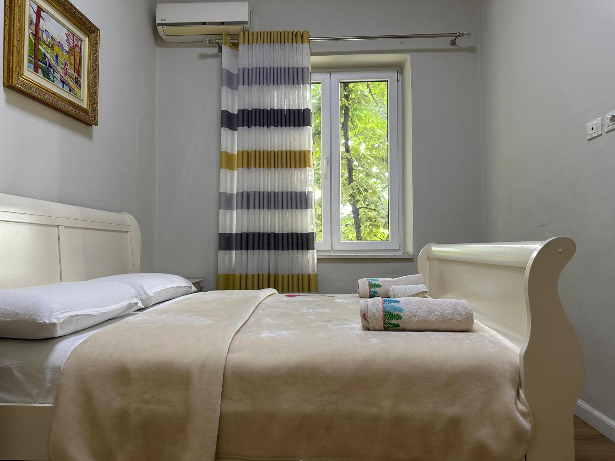 Kelly'S Cozy Hideaway - Central Tirana Exterior photo