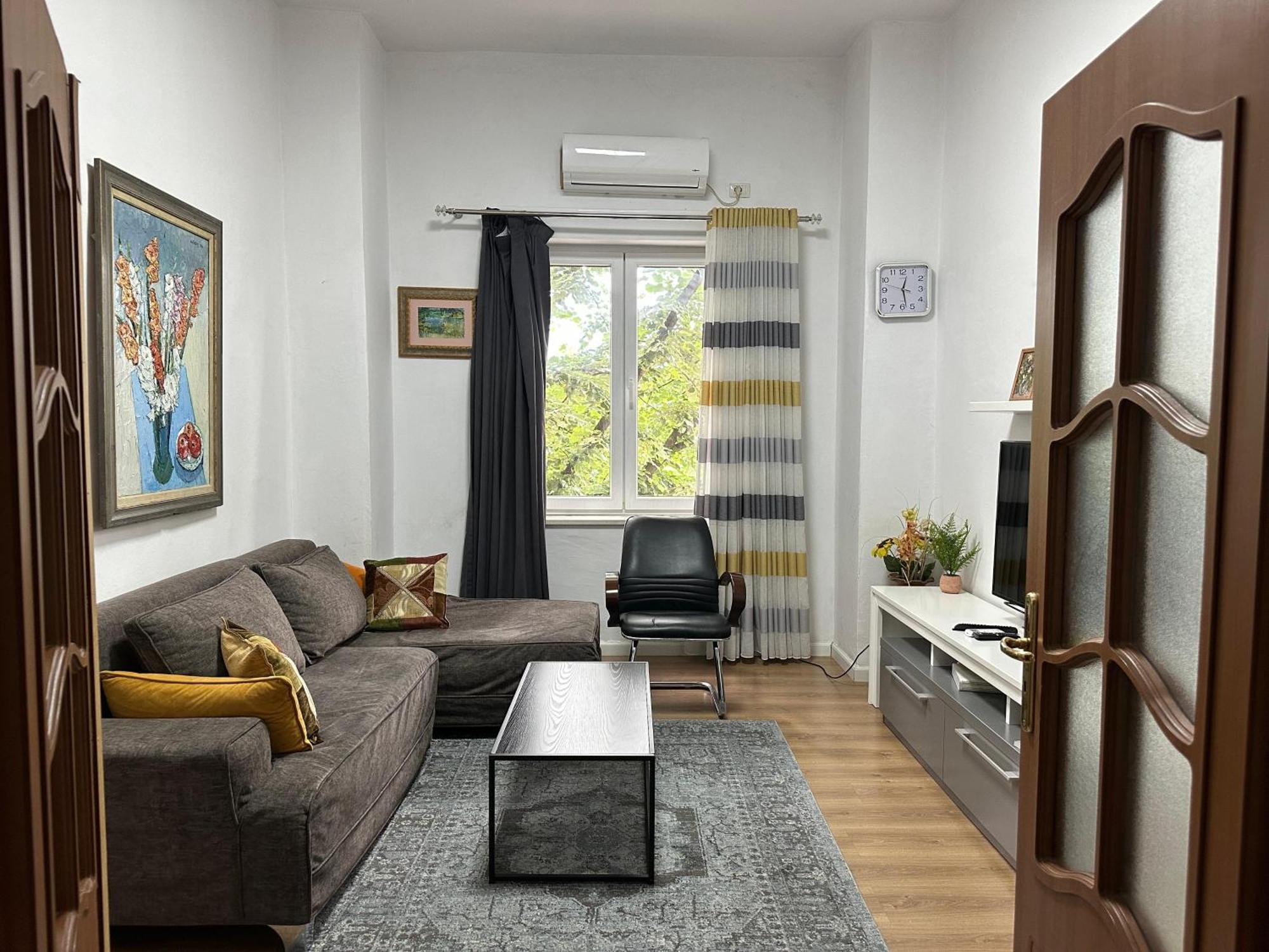 Kelly'S Cozy Hideaway - Central Tirana Exterior photo